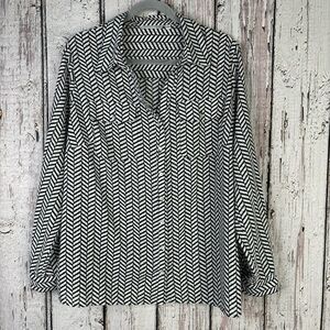 Notations Woman Plus Size 1X Black White Lightweight Button Down Blouse Roll Tab